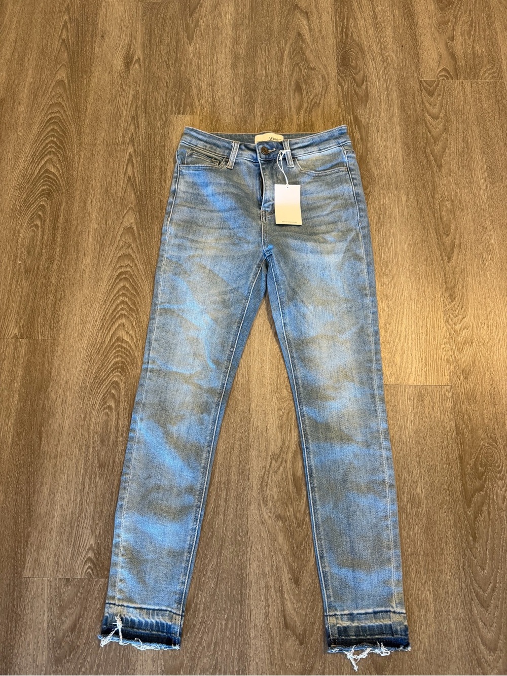 Vervet Womens Jeans mid rise cropped skinny jeans SZ 27 Raw Hem Style V2950 NWT